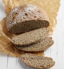 Pão integral caseiro com farinha de sementes