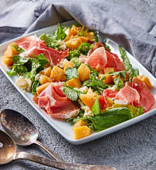 Ensalada de durazno, arúgula y queso azul Al Vacío TM6