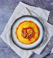 Seppioline coi piselli a Cottura Lenta con polenta