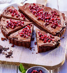 Schokoladentarte mit Granatapfel (Low Carb)