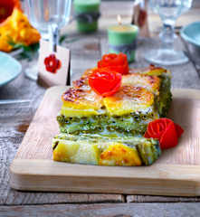 Millefoglie di patate, fagiolini con pesto di basilico e mandorle