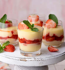 Crema de limón con fresas