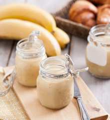 Banánová přesnídávka s ananasem a kokosem