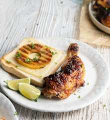 Pollo tropical con tostada hawaiana (estilo Huli Huli)