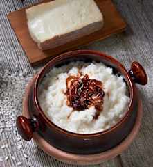 Taleggio risotto with balsamic caramelised onions
