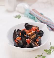 Małże z pikantnym sosem