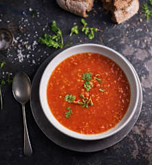 Pikantna marokańska zupa z soczewicą