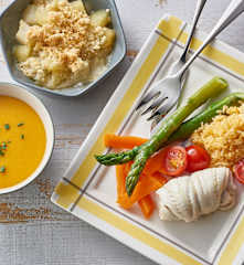 Velouté de butternut, poisson et riz aux légumes, crumble pomme-poire