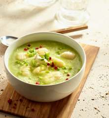 Zucchinicremesuppe mit Gnocchi