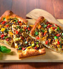 Pizza à la pomme de terre et aux légumes