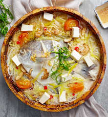 Bawal Kukus Tio Ciu dengan Bihun (Teochew Steamed Pomfret With Mee Hoon)