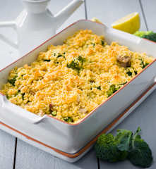 Crumble de brócoli, pollo y almendras