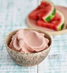 Sorvete de melancia e hortelã light