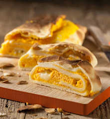 Strüdel salato di zucca e ricotta