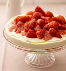 Strawberry and Amaretti Cheesecake