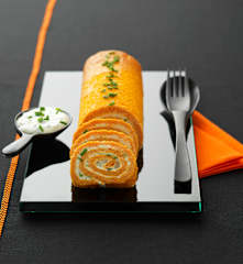 Roulé à la tomate et chèvre aux fines herbes