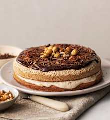 Hazelnut Meringue with Banana and Toffee Filling
