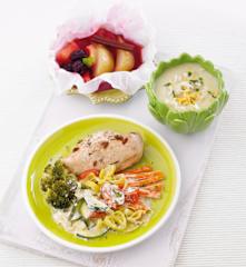 Creme de couve-flor, Frango com legumes e Fruta ao vapor