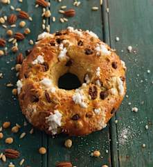 Bolo-rainha com pepitas de chocolate