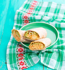 Lipii cu carne de pui și ananas