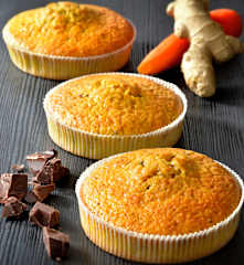 Tortine di carote e cioccolato