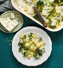Zapečené gnocchi s brokolicí a sýrem s modrou plísní