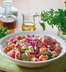 Panzanella con mandorle e acciughe