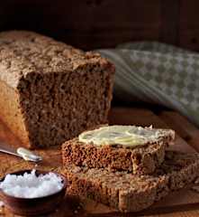 Roggenbrot mit Sonnenblumenkernen