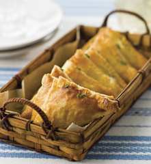 Triângulos de milho e alho-francês