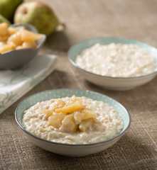 Porridge con compota de pera