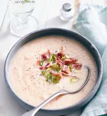 Herzhafte Melonen-Kaltschale mit Parmaschinken