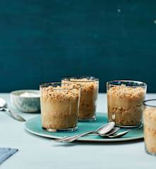 Verschleiertes Bauernmädchen