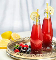 Limonata ai frutti di bosco