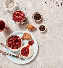 Beschwipste Weichseln mit Pfeffer