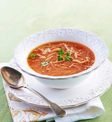 Tradicional sopa de fideo