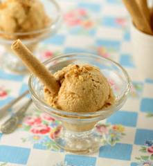 Gelado de doce de leite condensado