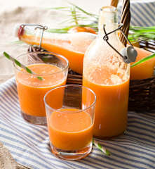 Zumo de naranja y zanahoria con jengibre