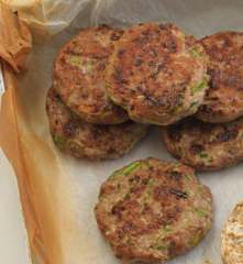 Hambúrguer de atum com anchovas