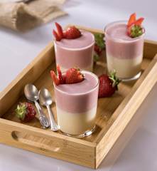 Mousse al cioccolato bianco e fragole