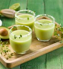 Mocktail de aguacate al tomillo