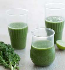Kale, chia, pear and orange smoothie