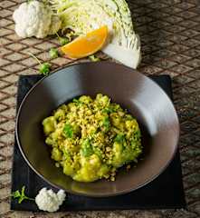 Fruchtig-scharfes Karfiol-Wirsing-Curry