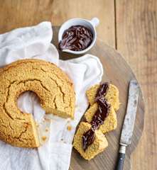 Bolo de cenoura com ganache de chocolate