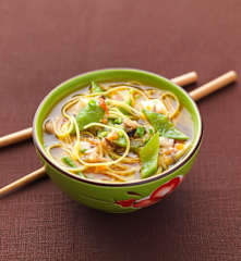 Nouilles chinoises aux légumes variés