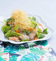 Ginger chicken and crunchy noodle salad