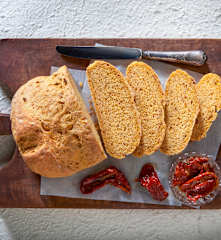 Pane ai pomodorini secchi e rosmarino