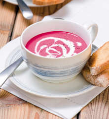 Kremowa zupa z pieczonych buraków