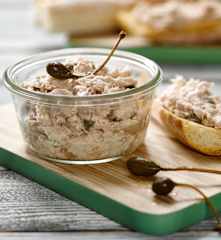 Tuňákové máslo s kapary