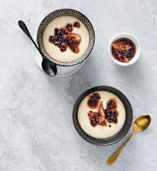 Sago custard puddings