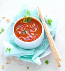 Soupe de tomate aux copeaux de jambon de Bayonne